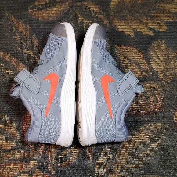 Nike Grey Revolution 4 Shoes with Orange Swoosh - Picture 3 of 6